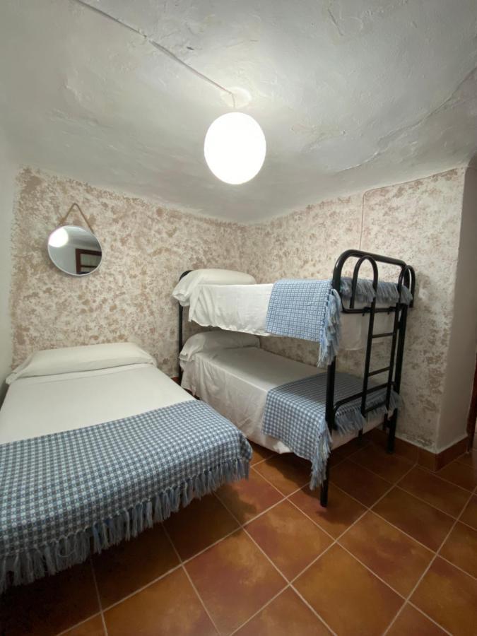 La Cueva Delola Apartment Alcala del Jucar Bagian luar foto